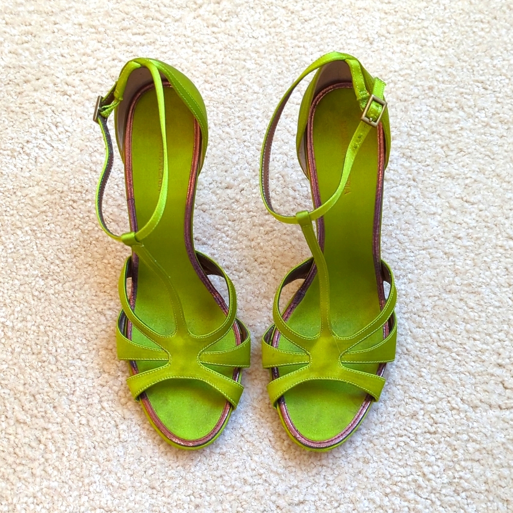 Beautiful Fall Green BCBG Max Azaria Heels